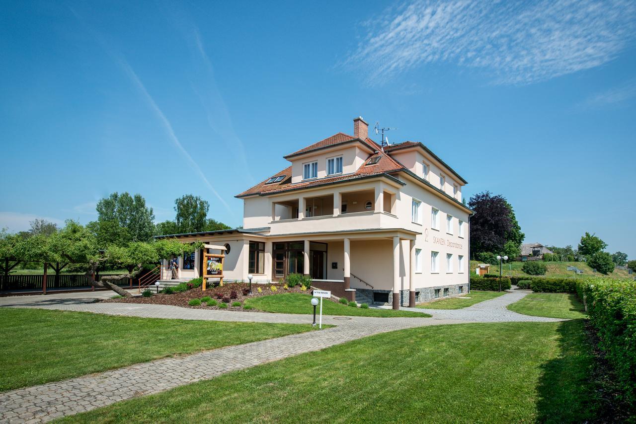 Hotel Skanzen Depandance Велехрад Екстериор снимка